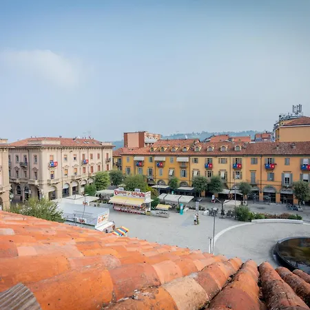 Piazza Michele Ferrero - Sulla Piazza *