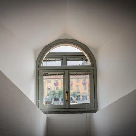 Piazza Michele Ferrero - Sulla Piazza