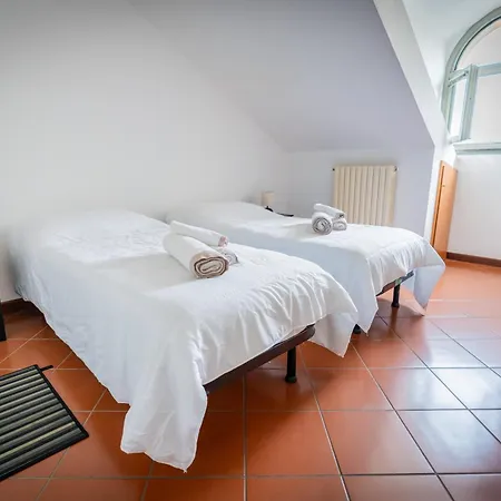 Piazza Michele Ferrero - Sulla Piazza *