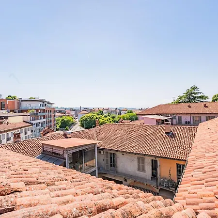 Piazza Michele Ferrero - Sulla Piazza