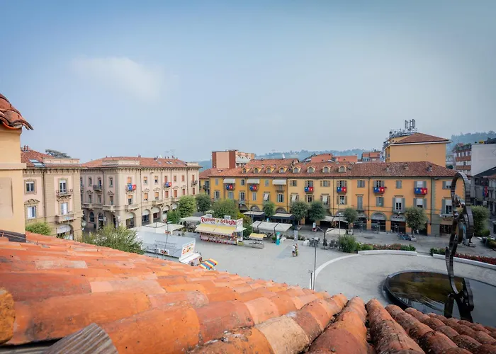 Piazza Michele Ferrero - Sulla Piazza *