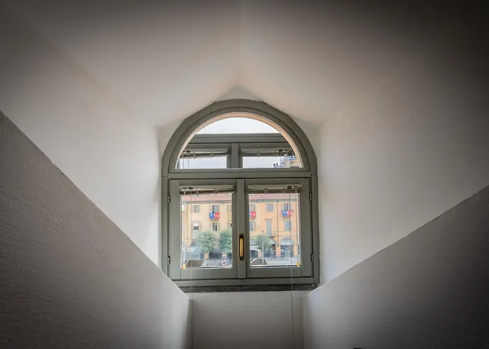 Piazza Michele Ferrero - Sulla Piazza