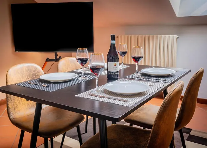 Piazza Michele Ferrero - Sulla Piazza * 알바